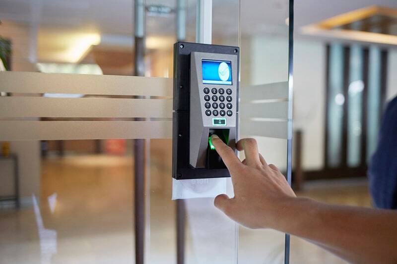 control de accesos reduce costos operativos en gimnasios